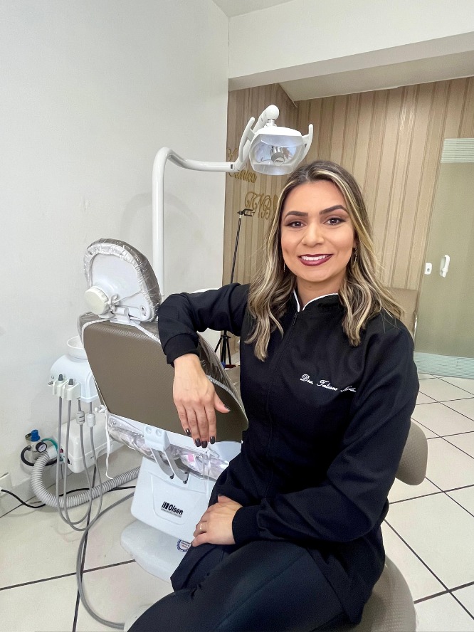 Tatiane - Dentista em Granja Viana